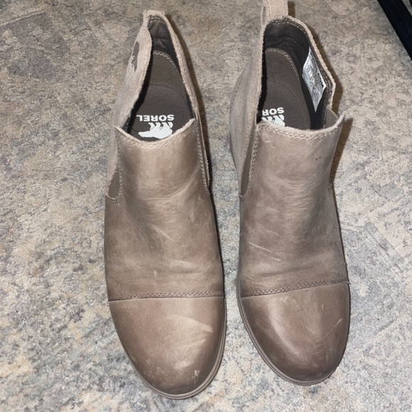 Women's Evie Lug Sole Pull-On Booties - Picture 2 of 5